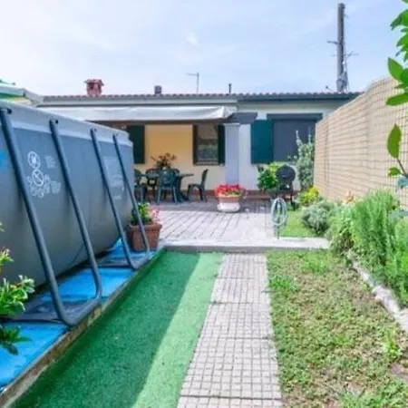 Sun House And Pool Viareggio *