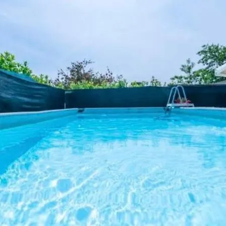Sun House And Pool Viareggio Le Focette